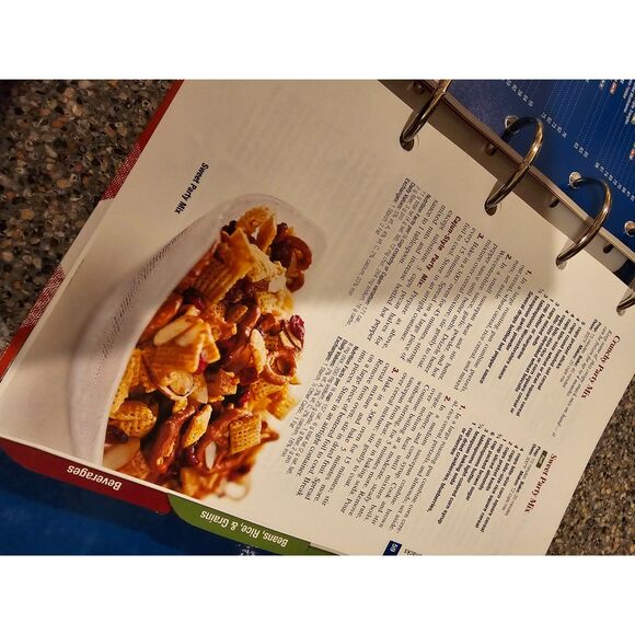 12th Edition Better Homes and Gardens 3 Ring Binder Cookbook Recipes Since 1930 - Picture 3 of 5